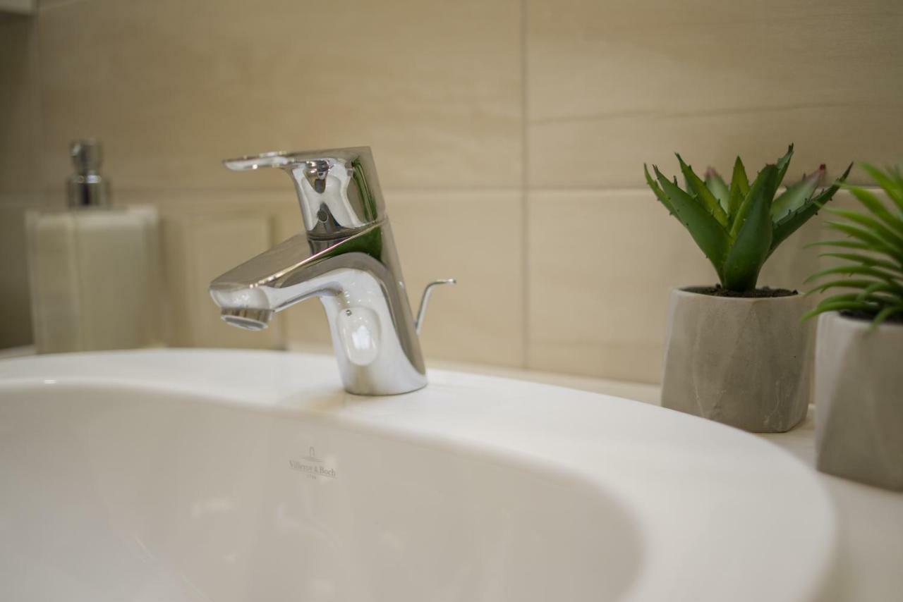 Luxury Apartments ドルスキニンカイ エクステリア 写真